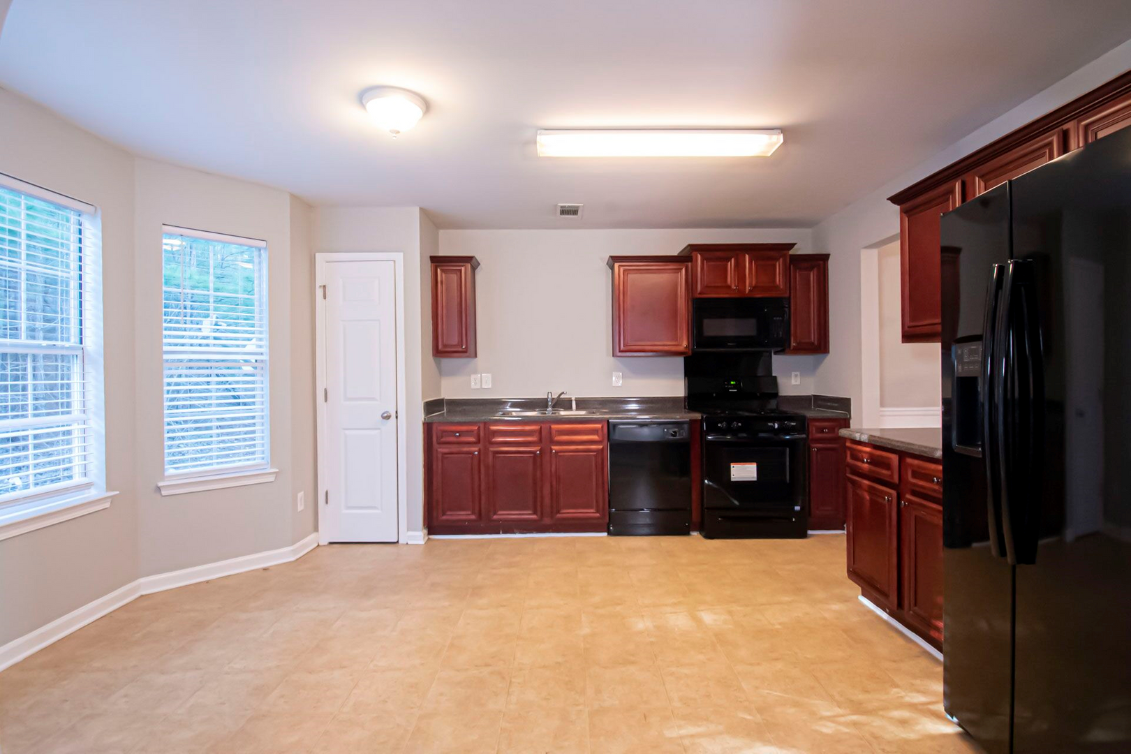 Spacious 4-Bedroom Home with Fireplace, Stylish Kitchen & Community Amenities – Move-In Ready!