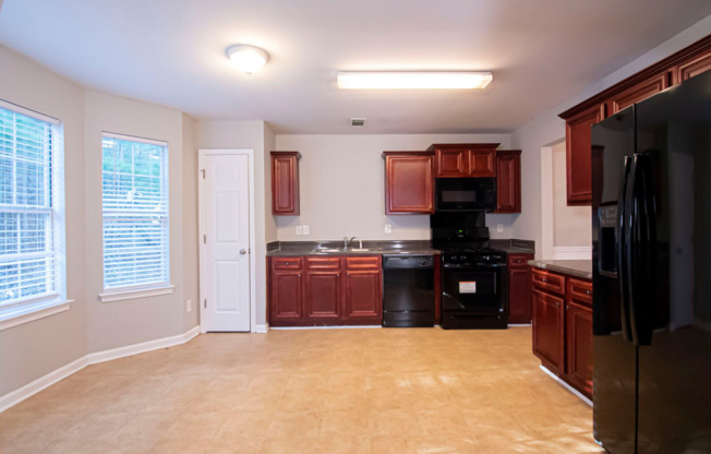 Spacious 4-Bedroom Home with Fireplace, Stylish Kitchen & Community Amenities – Move-In Ready!