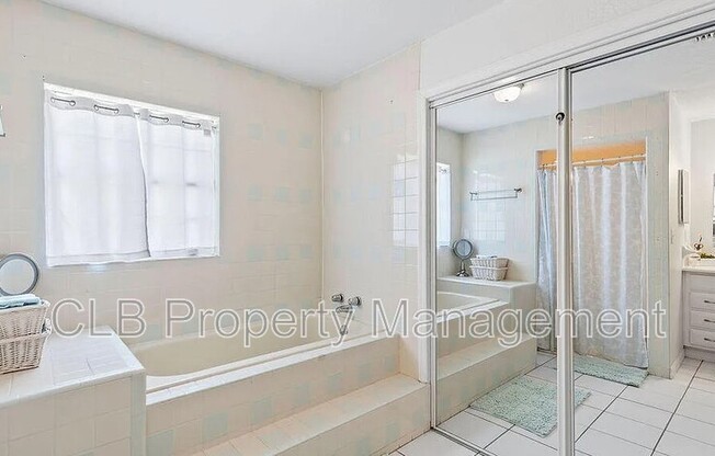 1429 EDGEWATER RD