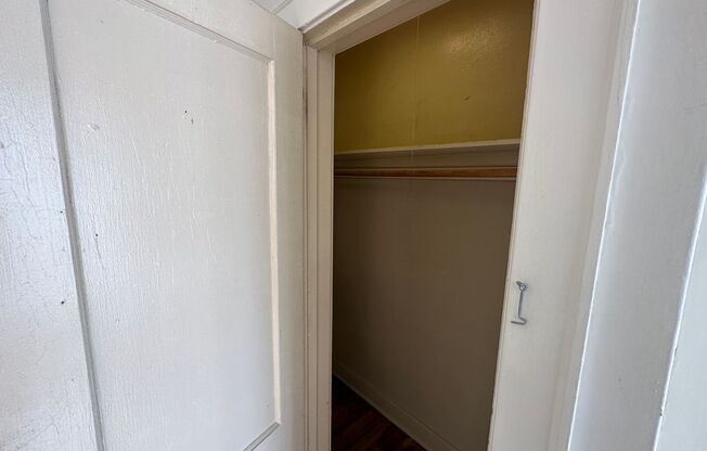 Studio, 1 bath, 445 sqft, $985, Unit 107