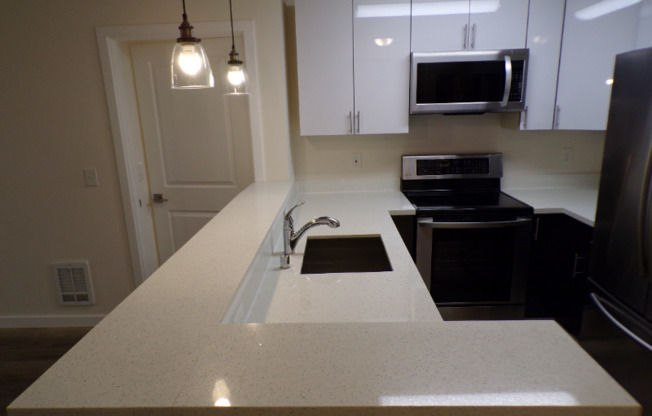 12544 15 AVE NE