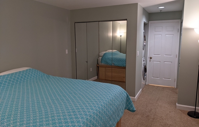 1 bed, 1 bath, 975 sqft, $2,800, Unit 9