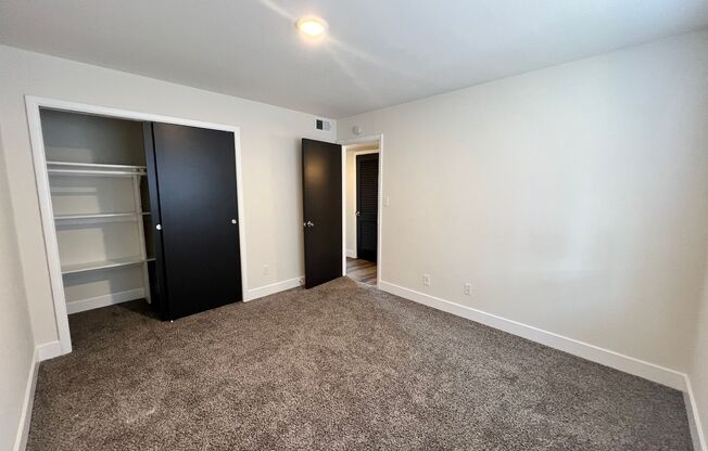 2 beds, 1 bath, 800 sqft, $1,100, Unit 3