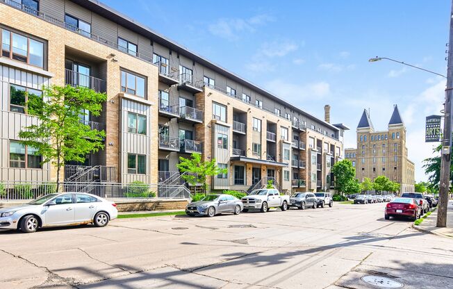 Studio, 1 bath, 555 sqft, $1,499, Unit 136