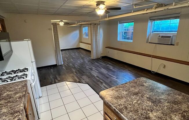 Studio, 1 bath, 485 sqft, $775, Unit B-5