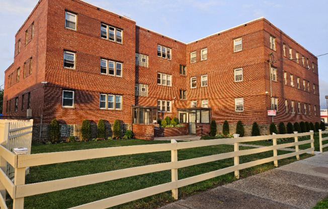 751 ADAMS AVE