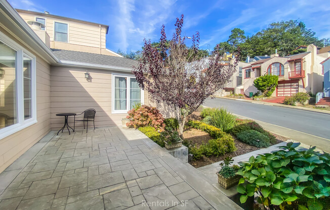 336 CASITAS AVE
