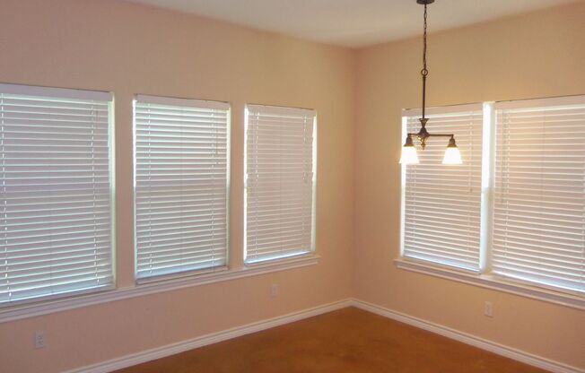 Quiet hill country living by lake