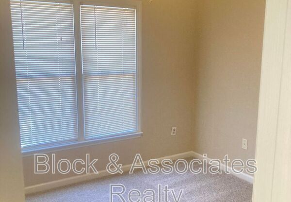 404 CREEKWAY DR