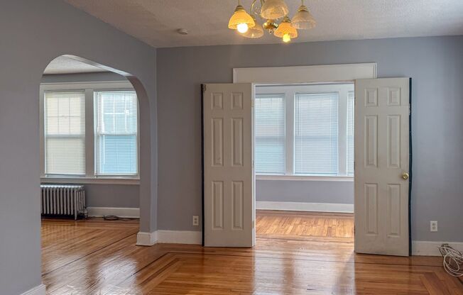 2 beds, 1 bath, 574 sqft, $1,995, Unit 257 Sheffield Ave Unit 1