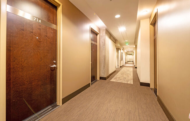 1 bed, 1 bath, 960 sqft, $2,700, Unit 714