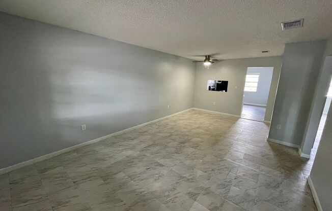 2 beds, 2 baths, 800 sqft, $1,550, Unit Unit 212
