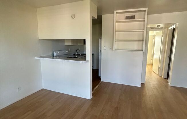 1 bed, 1 bath, 570 sqft, $1,299, Unit OPA-328