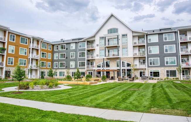 Dominium_Legends of Champlin_Exterior