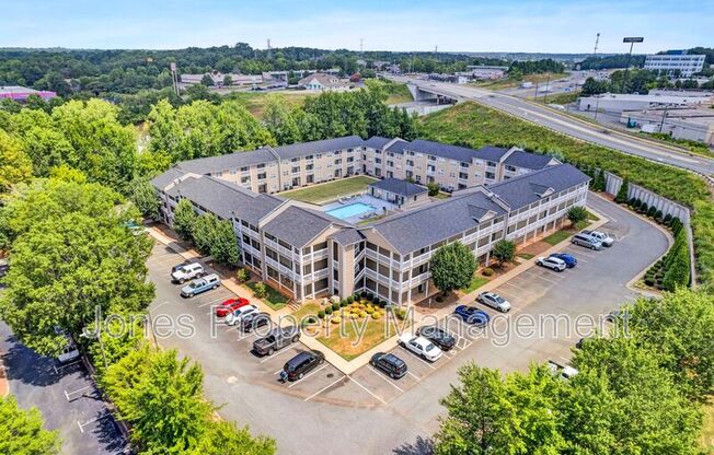 303 D COUNTRY CLUB DR NE