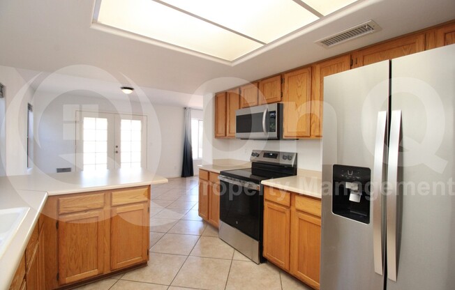 1326 E HELENA DR