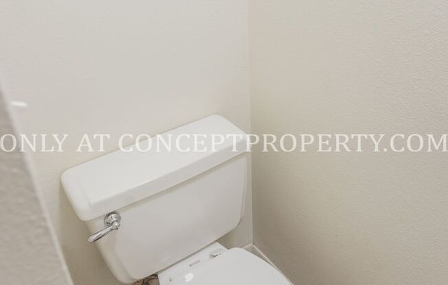 2 beds, 1 bath, 880 sqft, $1,249, Unit 17
