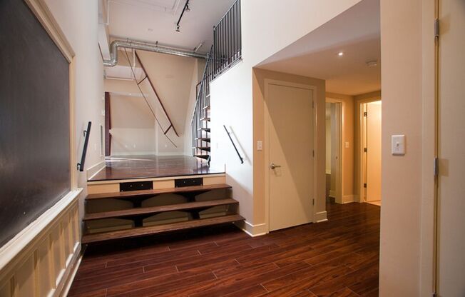 2 beds, 2 baths, 1,125 sqft, $2,660, Unit 402