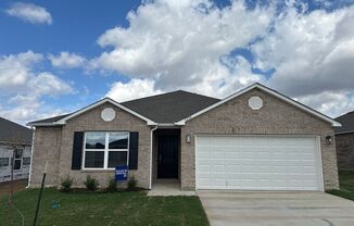 4 beds, 2 baths, $1,725