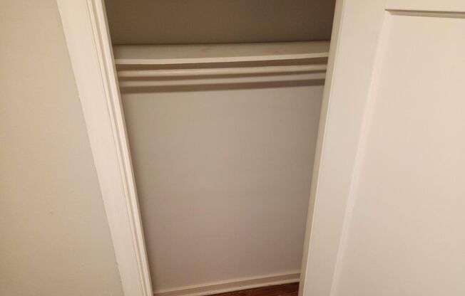 1 bed, 1 bath, 663 sqft, $2,050, Unit H-07