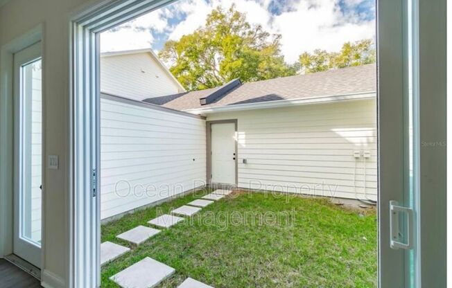 4142 N NEBRASKA AVE
