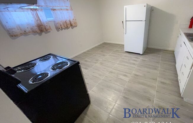 1 bed, 1 bath, 800 sqft, $1,099, Unit 3545 West Temple