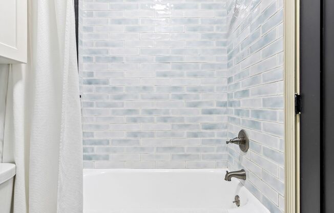 Studio, 1 bath, 300 sqft, $1,600, Unit 204H