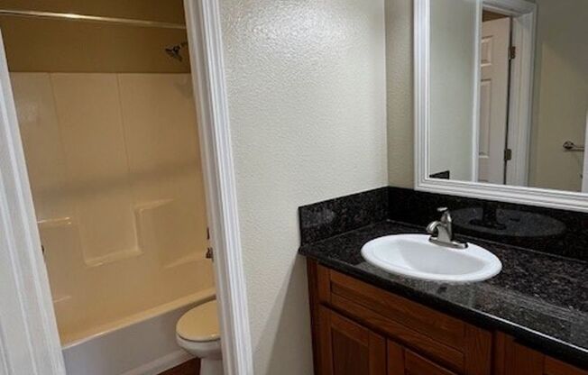 1 bed, 1 bath, 700 sqft, $1,700, Unit 238