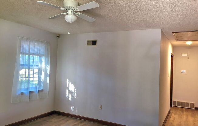 3 beds, 2 baths, $1,450