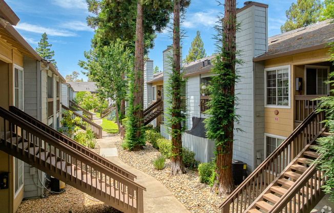 2 beds, 1 bath, 850 sqft, $1,695, Unit 256