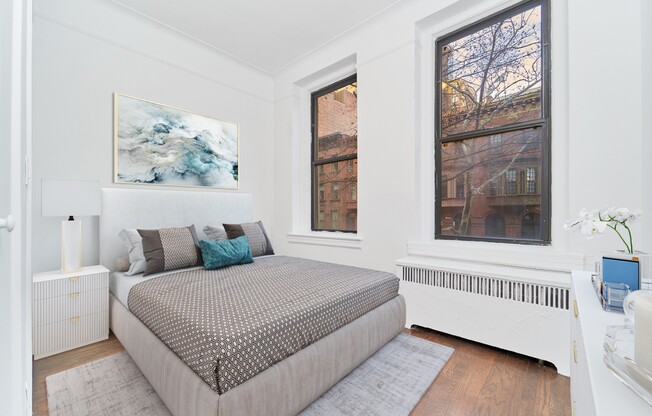 118 E 91 ST