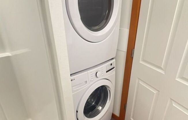 3 beds, 1 bath, $2,450, Unit 1210 #101