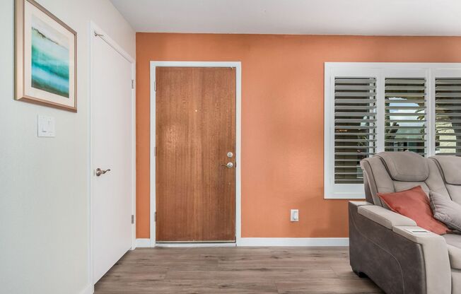 Furnished rental in the Fountain of the Sun community!!!