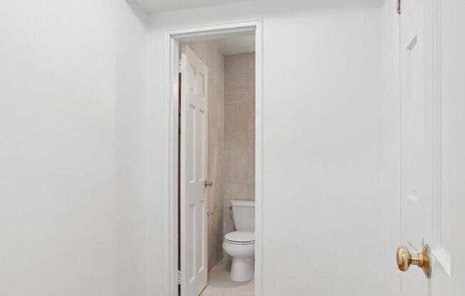 1 bed, 1 bath, $5,000, Unit 5G