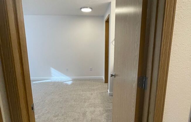 2 beds, 1 bath, 902 sqft, $1,150, Unit H - 085*