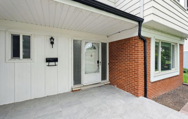 Move-In Ready 4 bedroom, 3 bathroom Home in Warren, Michigan