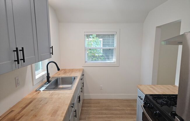 2 beds, 1 bath, $2,045