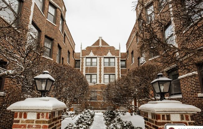 Studio, 1 bath, 226 sqft, $995, Unit 1016 1/2-12