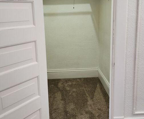 1 bed, 1 bath, 350 sqft, $570, Unit 307