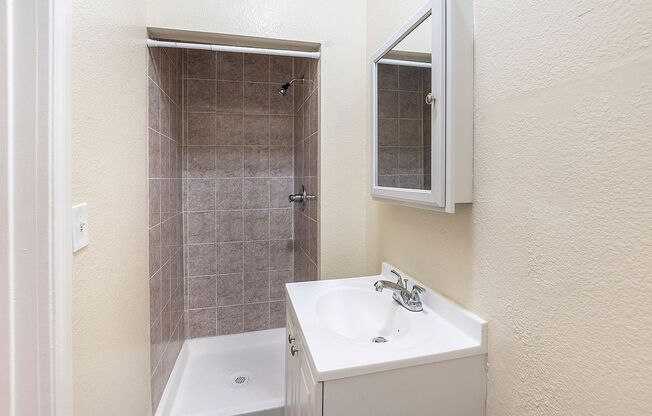 Studio, 1 bath, 249 sqft, $1,237.5, Unit 215