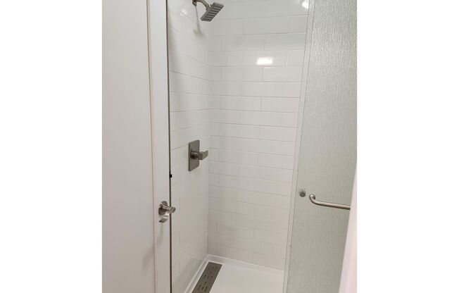 2 beds, 1.5 baths, 895 sqft, $1,475, Unit 204