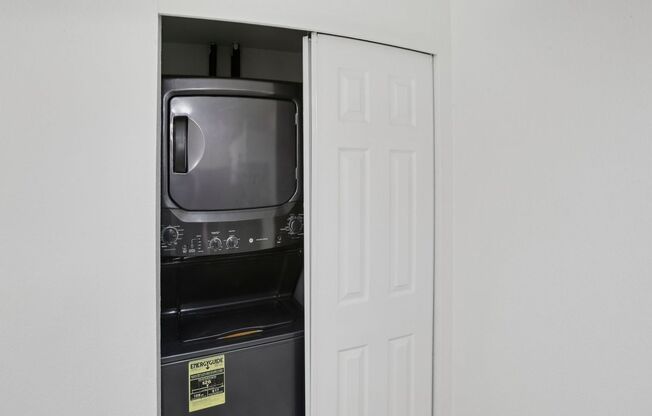 2 beds, 1 bath, 752 sqft, $1,525, Unit 224