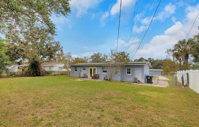 Charming 3-Bedroom, 2-Bathroom Single Family Home in Apopka,FL!