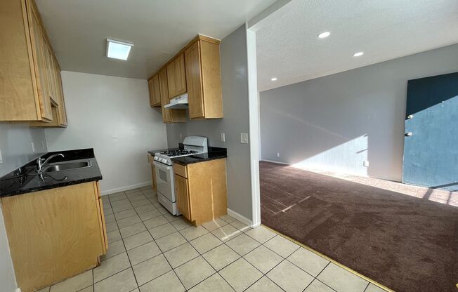 1 bed, 1 bath, $1,700, Unit T45
