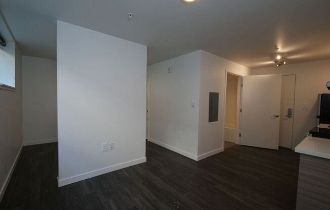 Studio, 1 bath, 356 sqft, $1,395, Unit 10 NEW