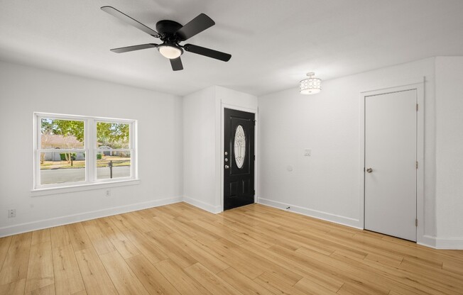 1512 W MESA PARK DR