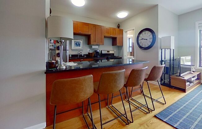 1 bed, 1 bath, 520 sqft, $2,400, Unit 707