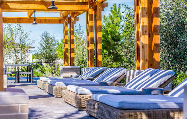 Alys Crossing Lounge