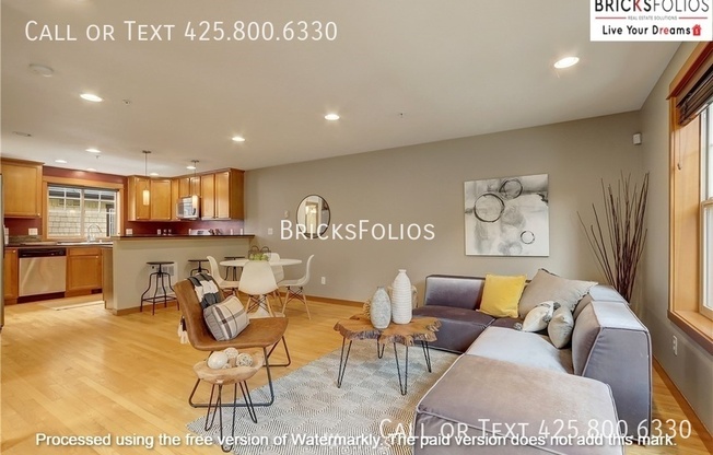11316 8 AVE NE