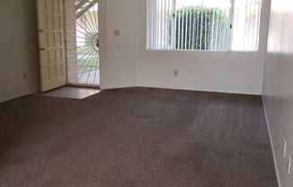 2 beds, 1 bath, $1,095, Unit 03